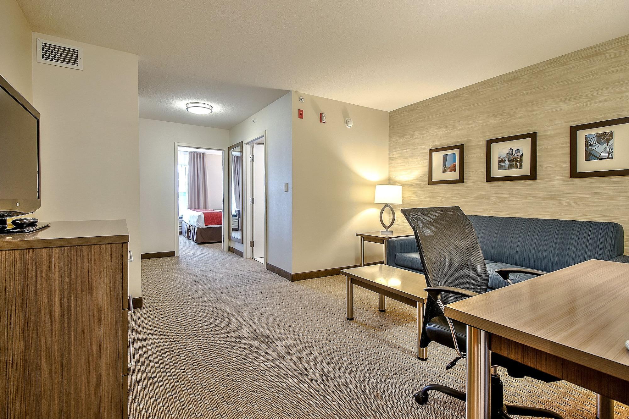 Comfort Inn & Suites South YYC Exterior foto